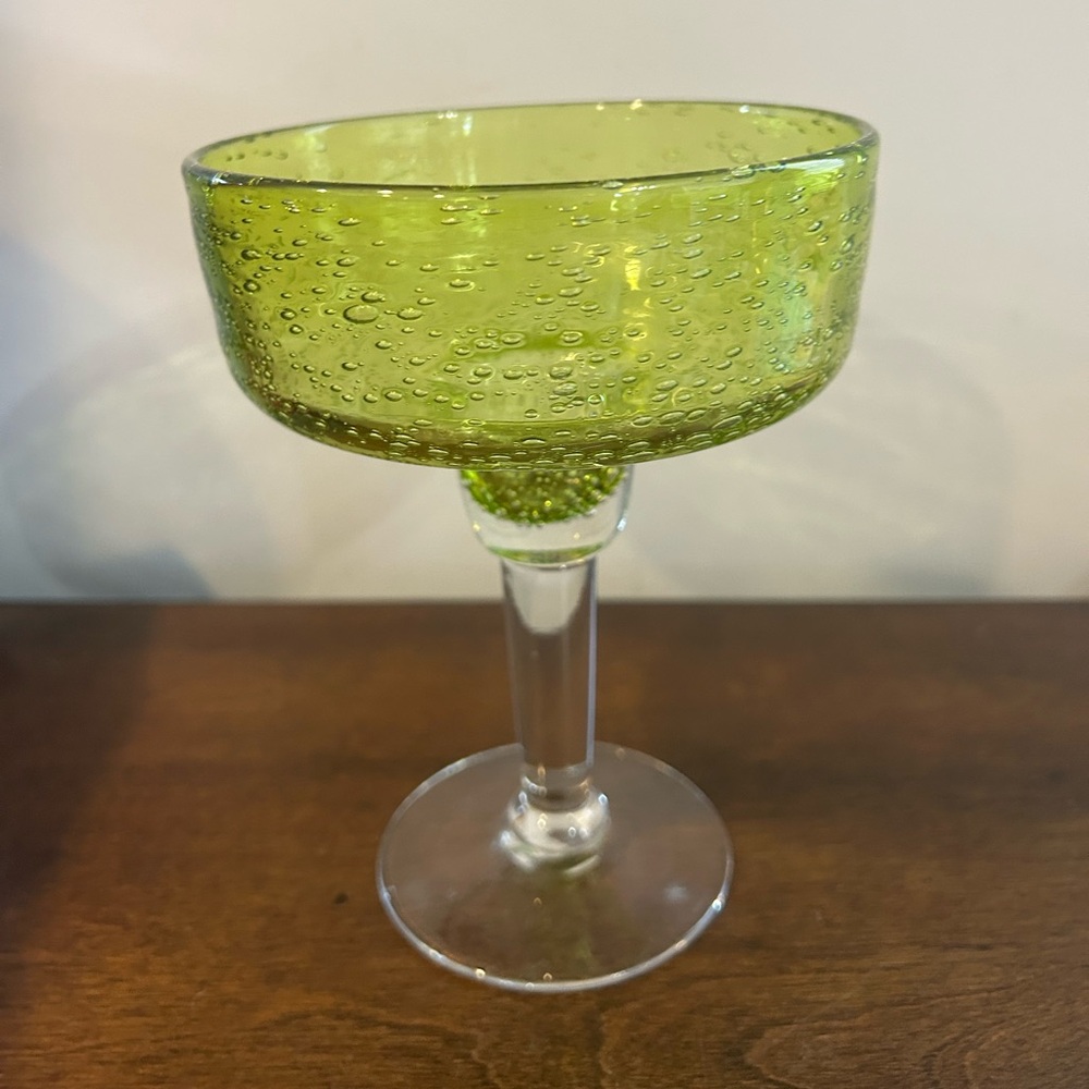Crate & Barrel Margarita Glass Mexican HAND BLOWN Bubbles LIME GREEN 14 Ounce.
